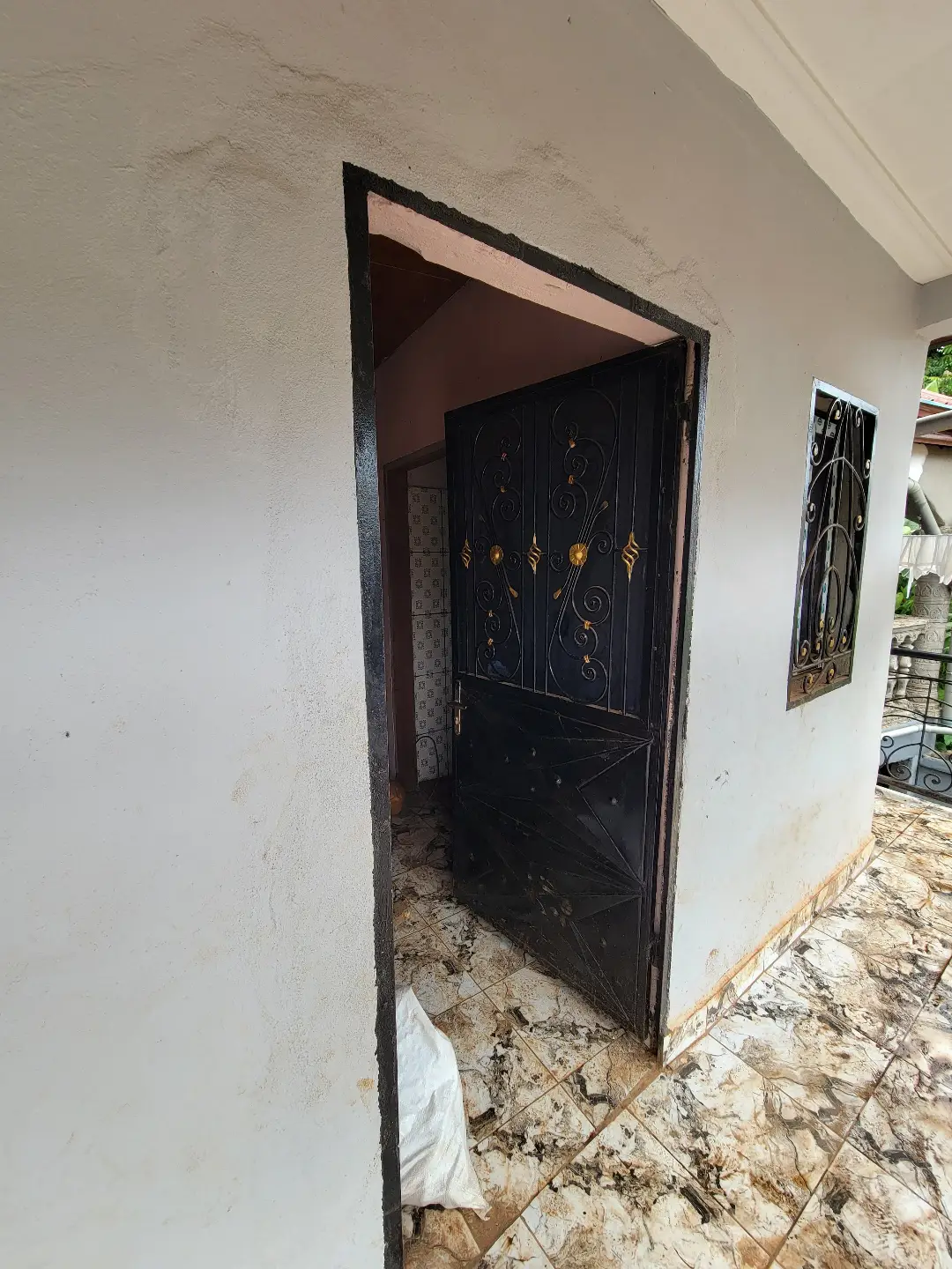 Studio moderne à louer à Bafoussam Toket - Image 2