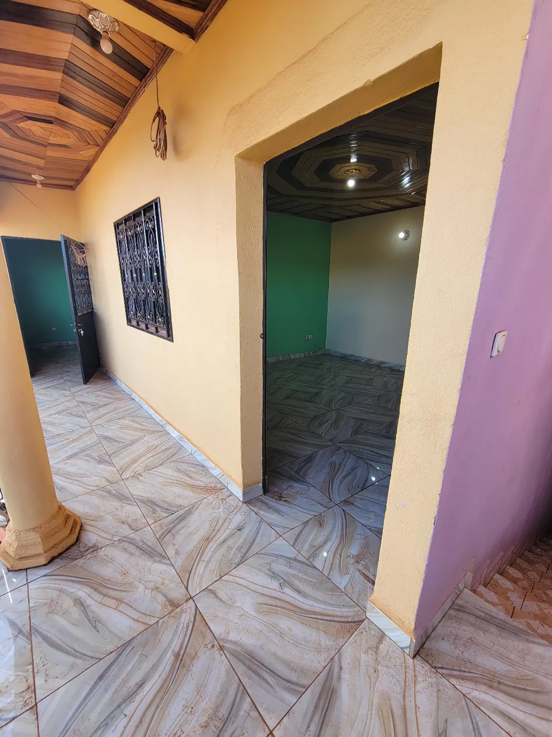 Studio moderne à louer à Bafoussam Entre Domicile (carrefour Can ) - Image 2