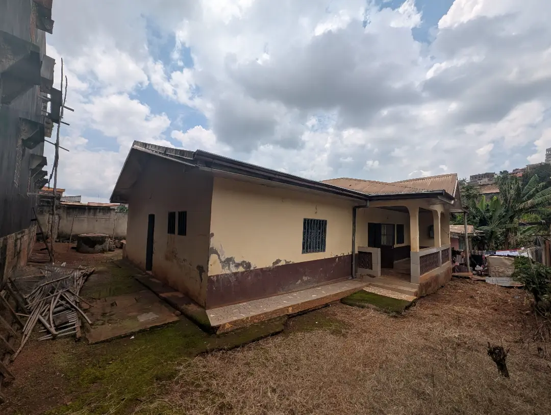Maison moderne à louer à Bafoussam Boulevard Eveche - Image 2