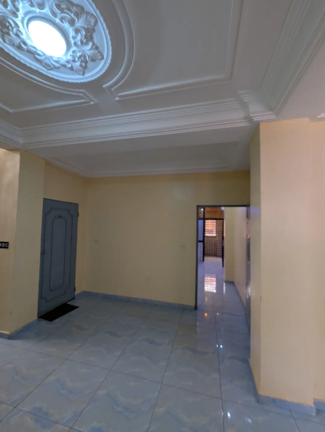 Chambre moderne à louer à Bafoussam 2eme Carrefour Eveche - Image 2
