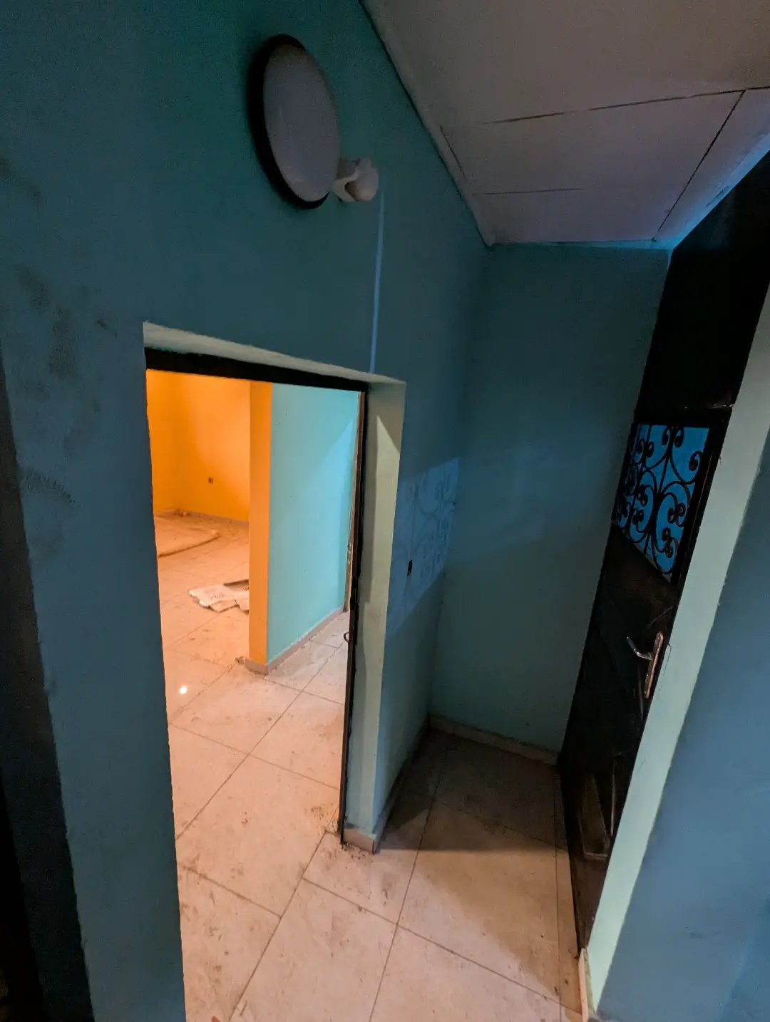 Studio moderne à louer à Bafoussam Derriere L'hopital Regional - Image 2