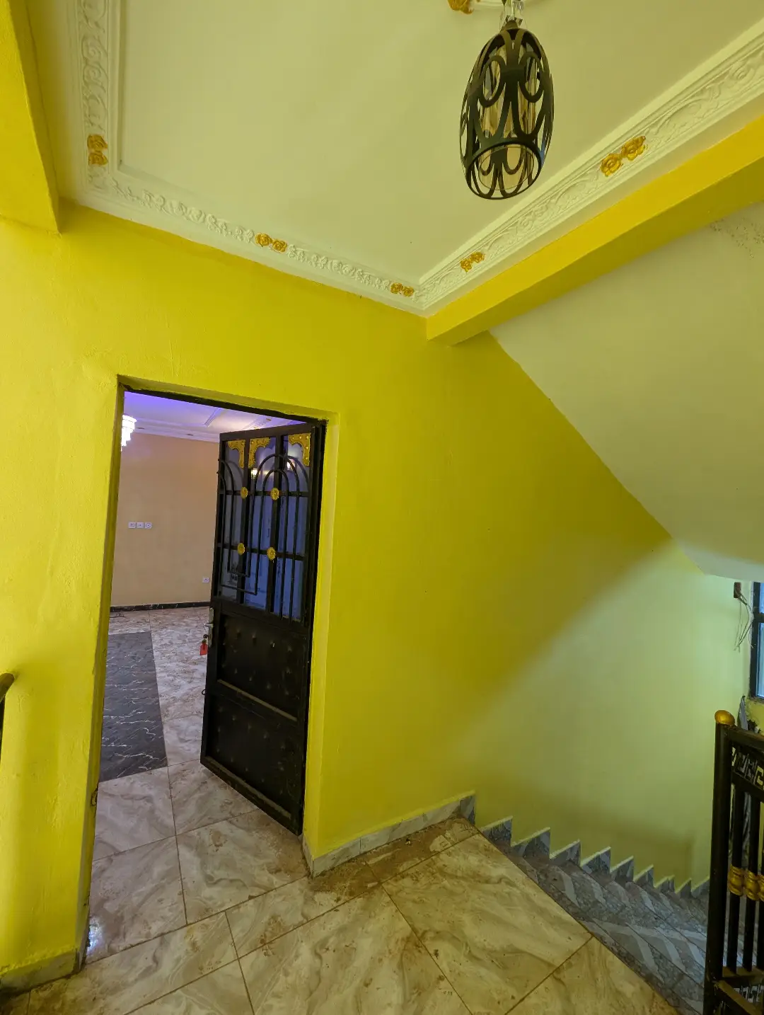Studio moderne à louer à Bafoussam Nouvelle Cathedrale - Image 2