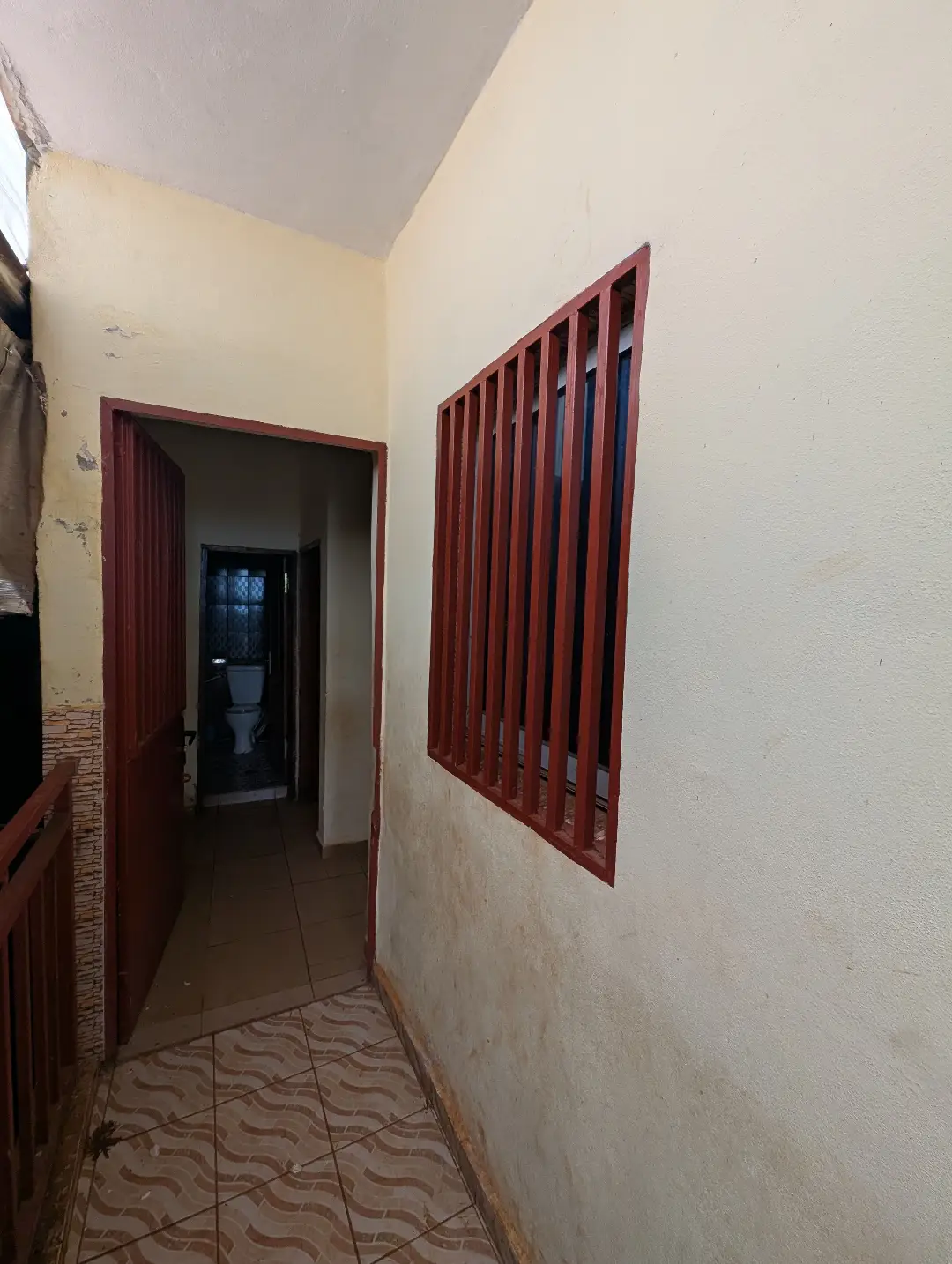 Studio moderne à louer à Bafoussam Camp Onion - Image 2