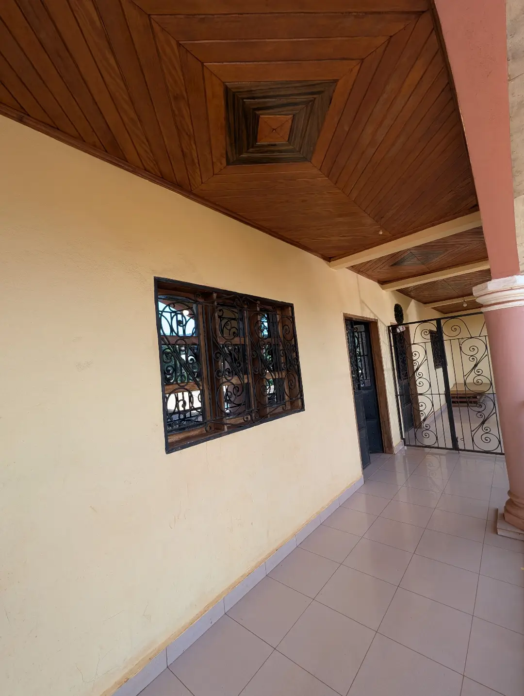 Appartement moderne à louer à Bafoussam Pont Voltaire - Image 2