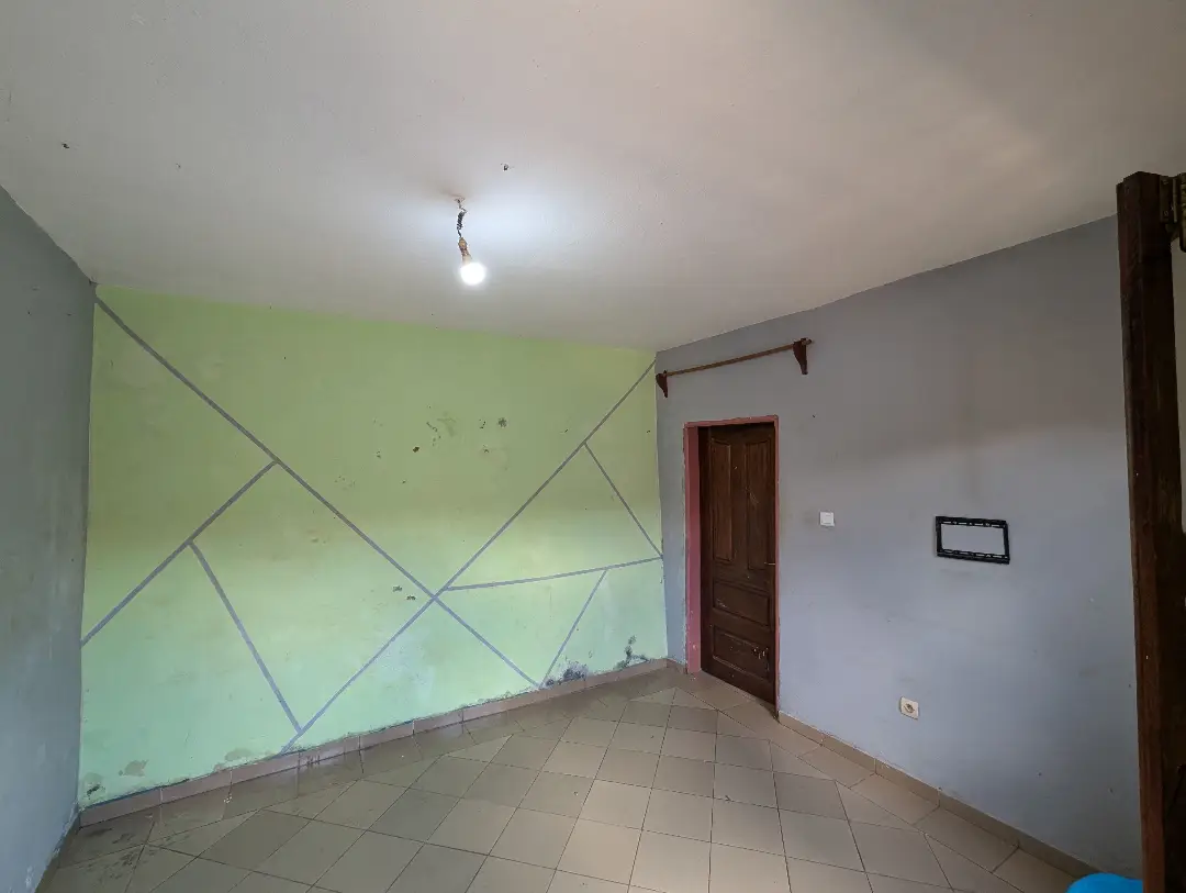 Studio moderne à louer à Bafoussam Pont Voltaire - Image 2