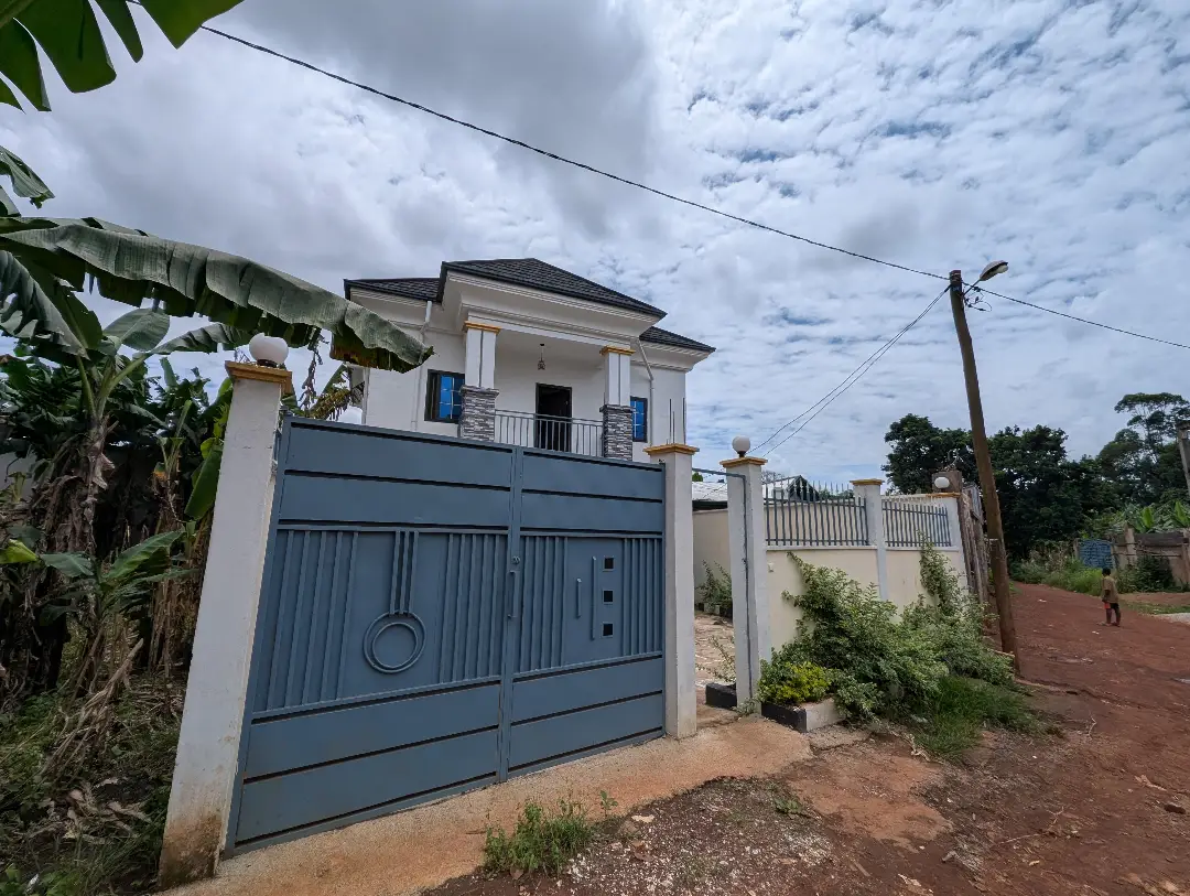 Villa moderne à vendre à Bafoussam Memboutchi - Image 2
