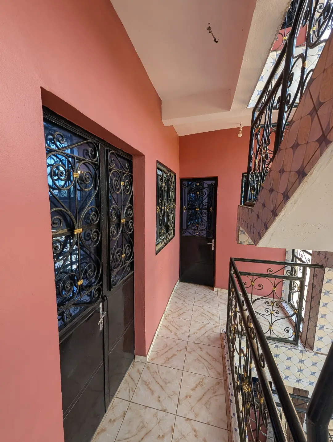 Appartement moderne à louer à Bafoussam Marche Casa - Image 2