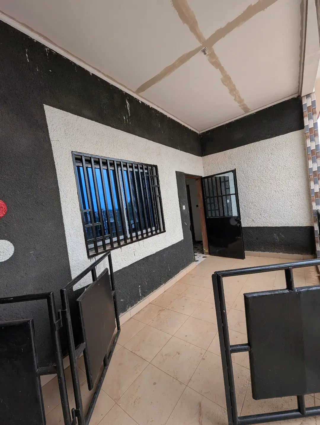 Appartement moderne à louer à Bafoussam Entre Domicile Tankou - Image 2
