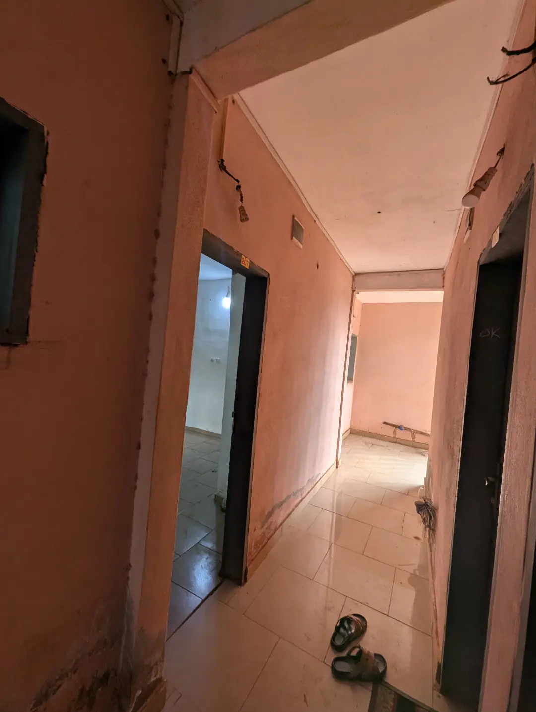 Chambre moderne à louer à Bafoussam 2eme Carrefour Eveche - Image 2