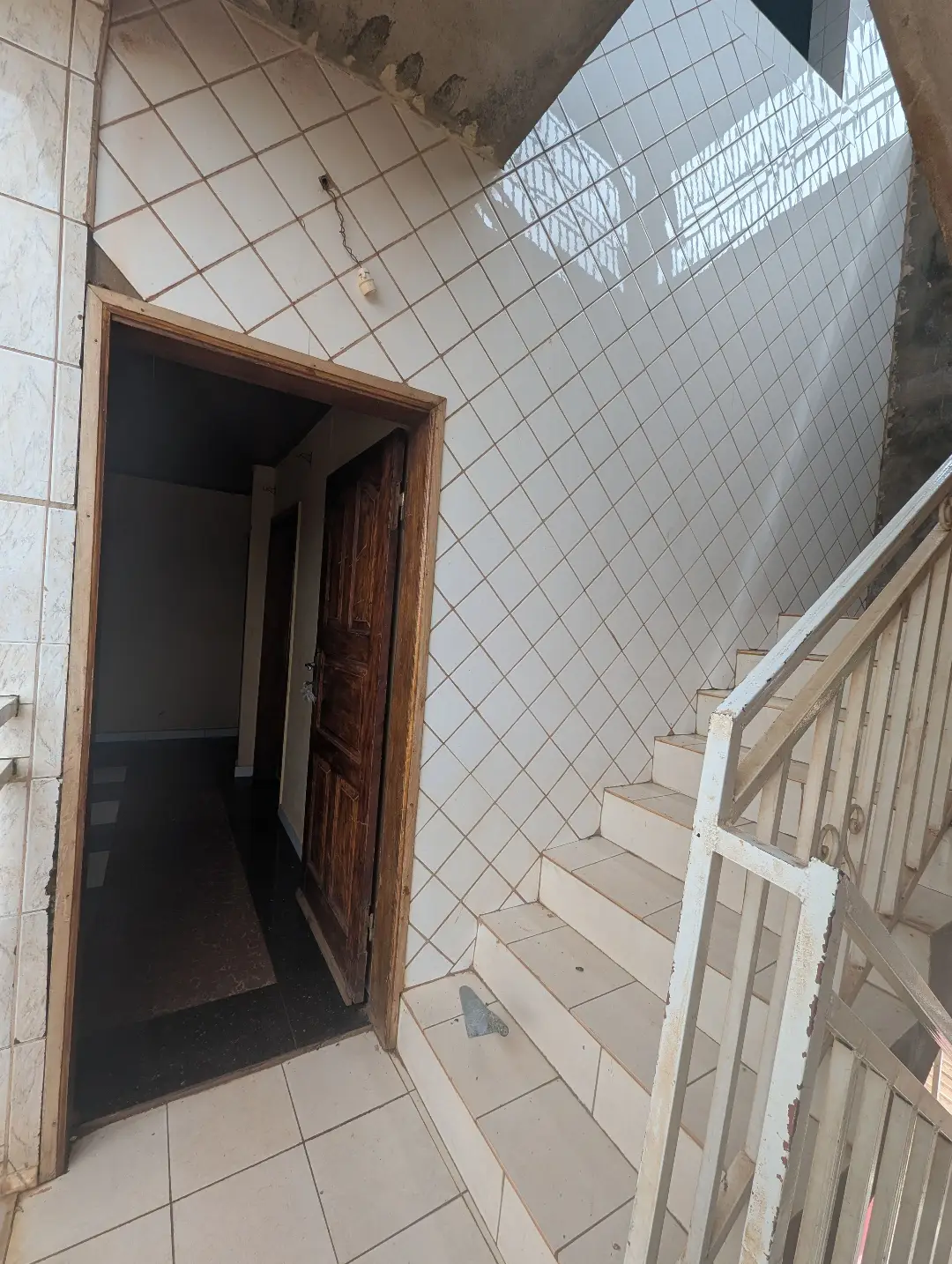 Appartement moderne à louer à Bafoussam Groupe 3 - Image 2