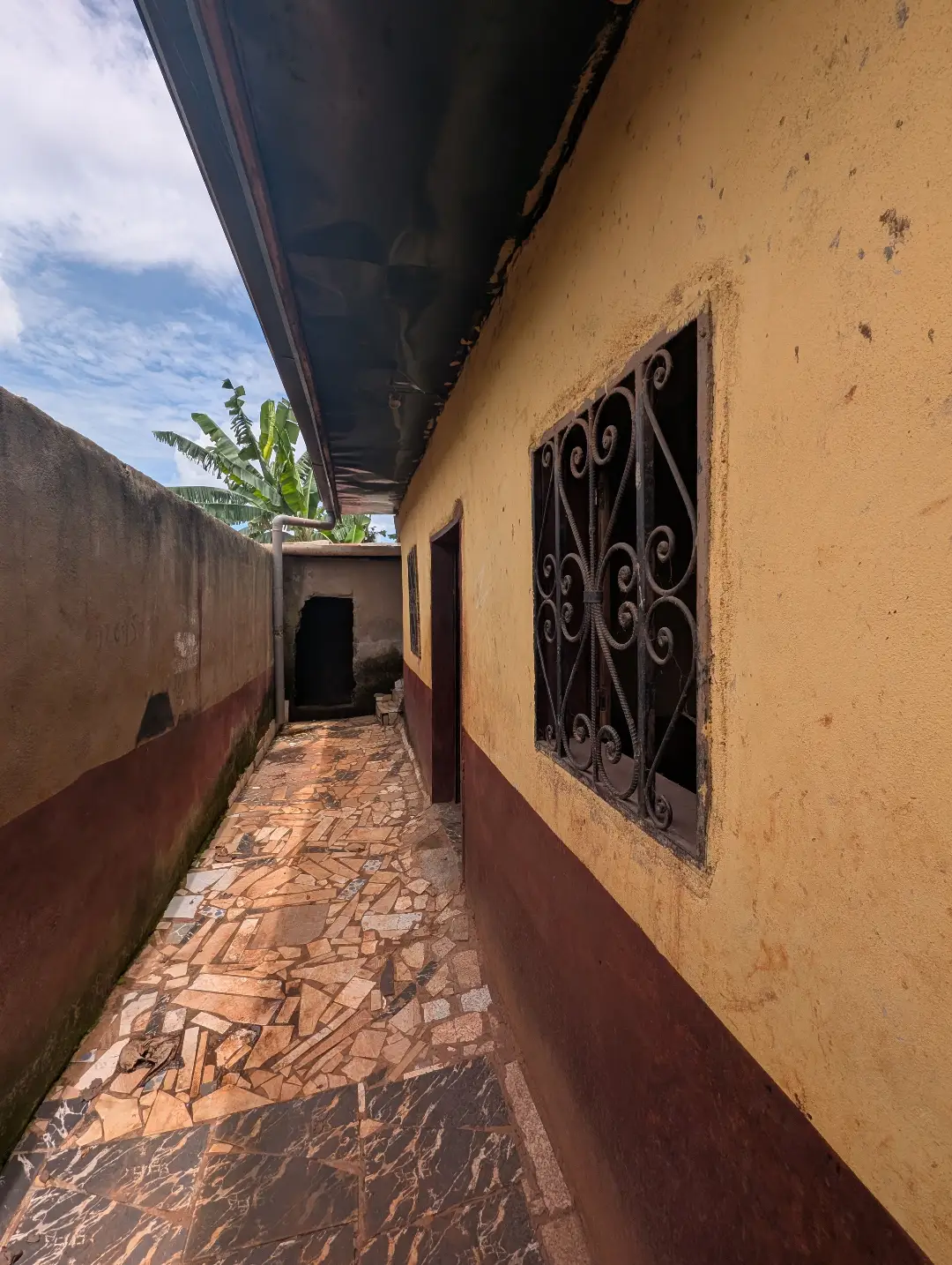 Studio  à louer à Bafoussam Houka - Image 2