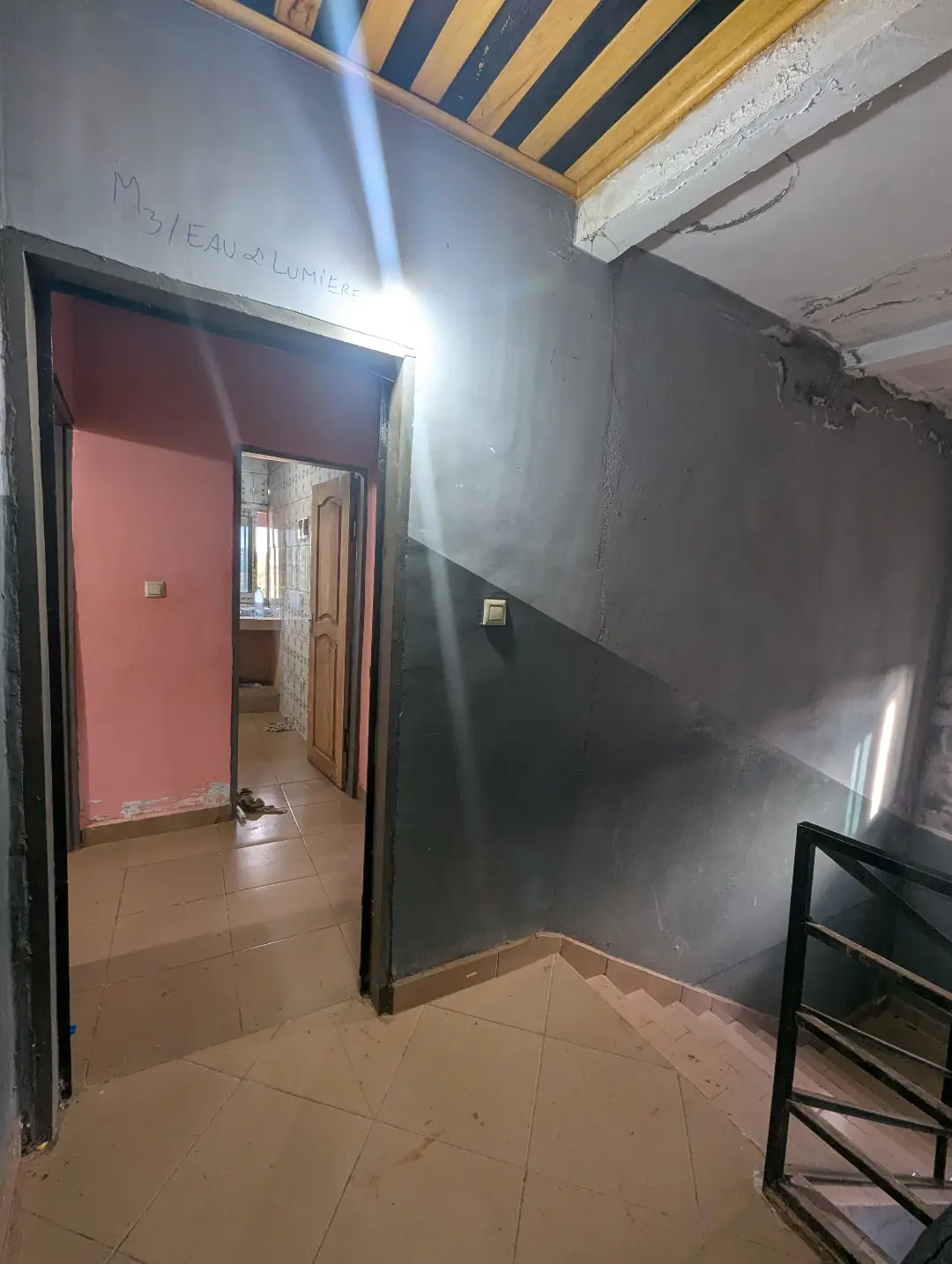 Studio moderne à louer à Bafoussam Ta'a Mbah - Image 2