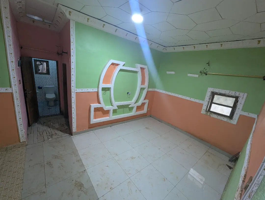 Studio moderne à louer à Bafoussam Derriere Tankou - Image 2