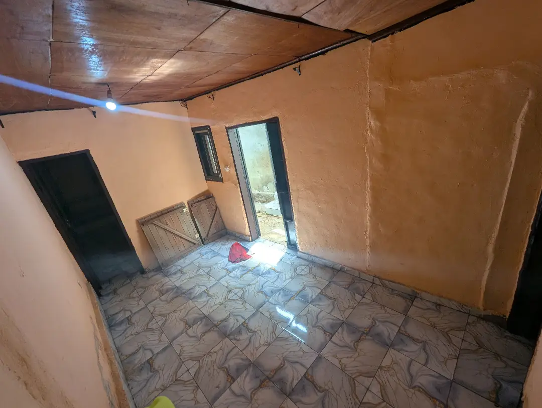 Studio moderne à louer à Bafoussam Nouveau Quariter Kamkop - Image 2