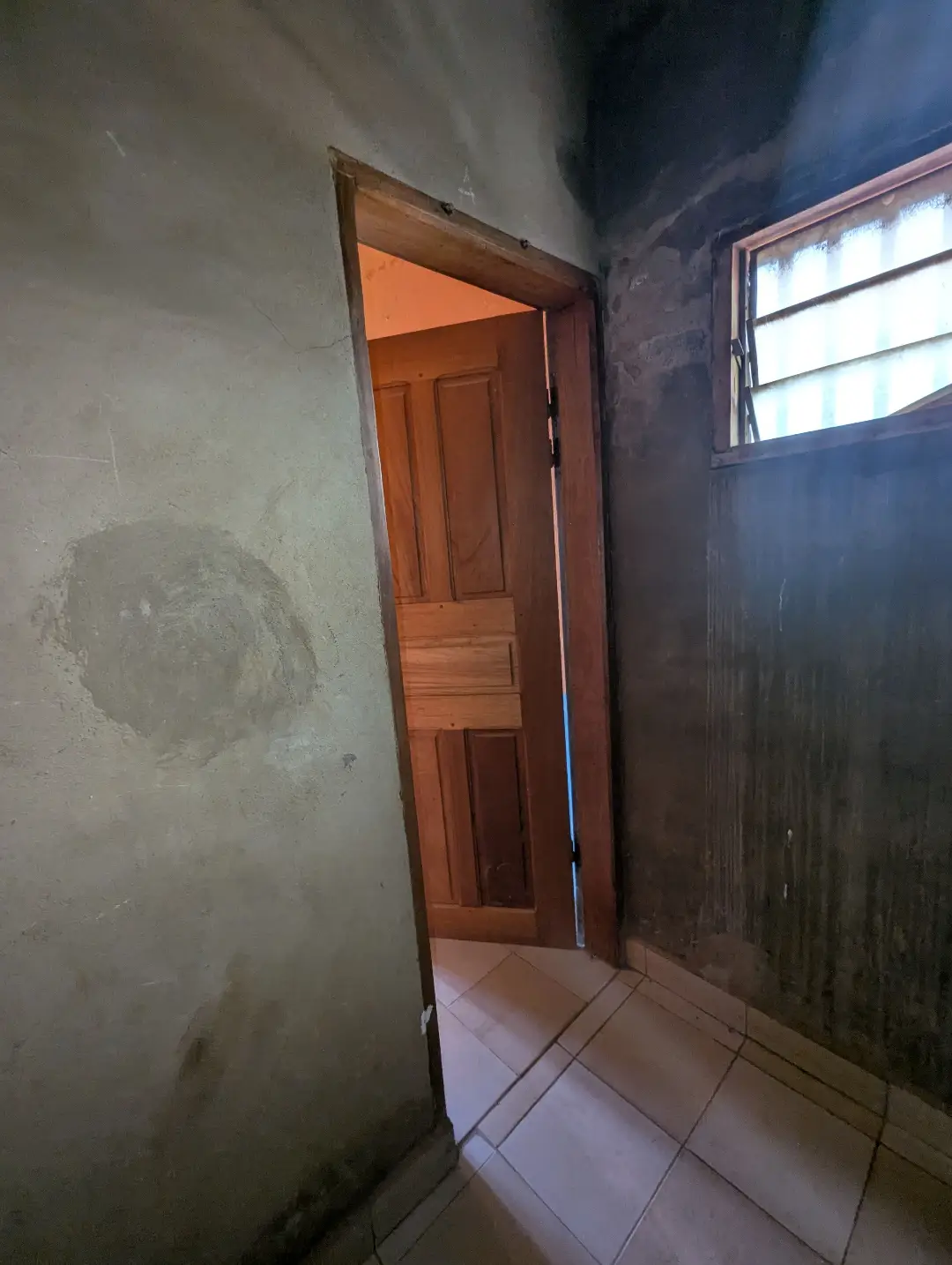 Chambre moderne à louer à Bafoussam Palace - Image 2