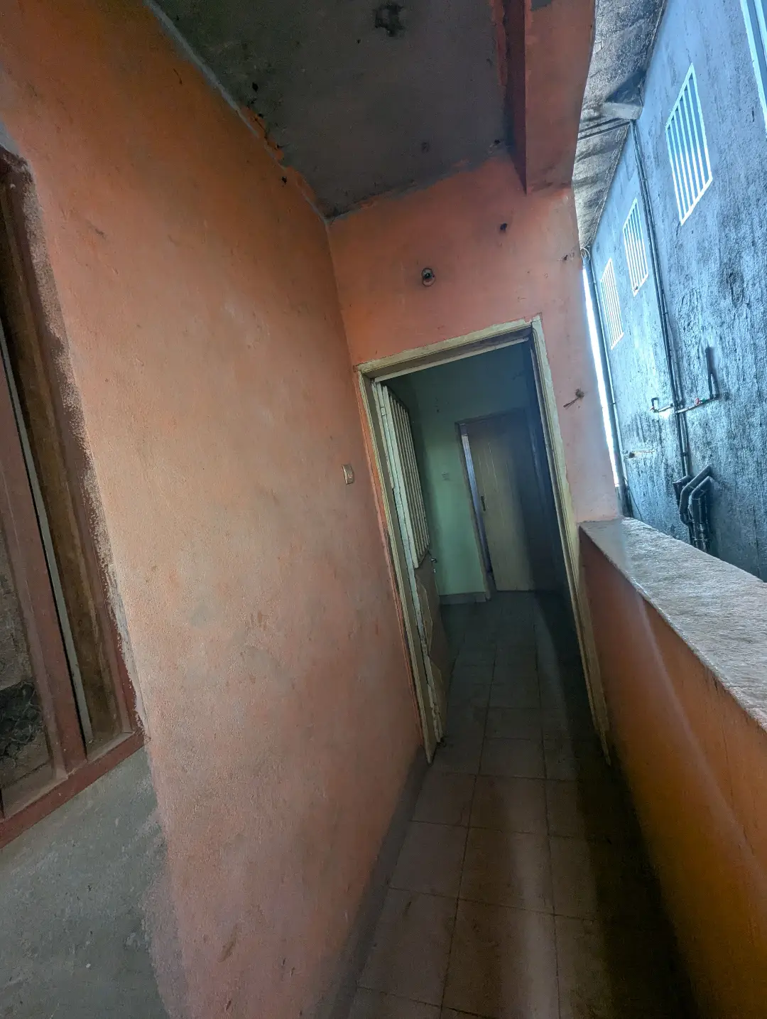 Studio moderne à louer à Bafoussam Palace - Image 2