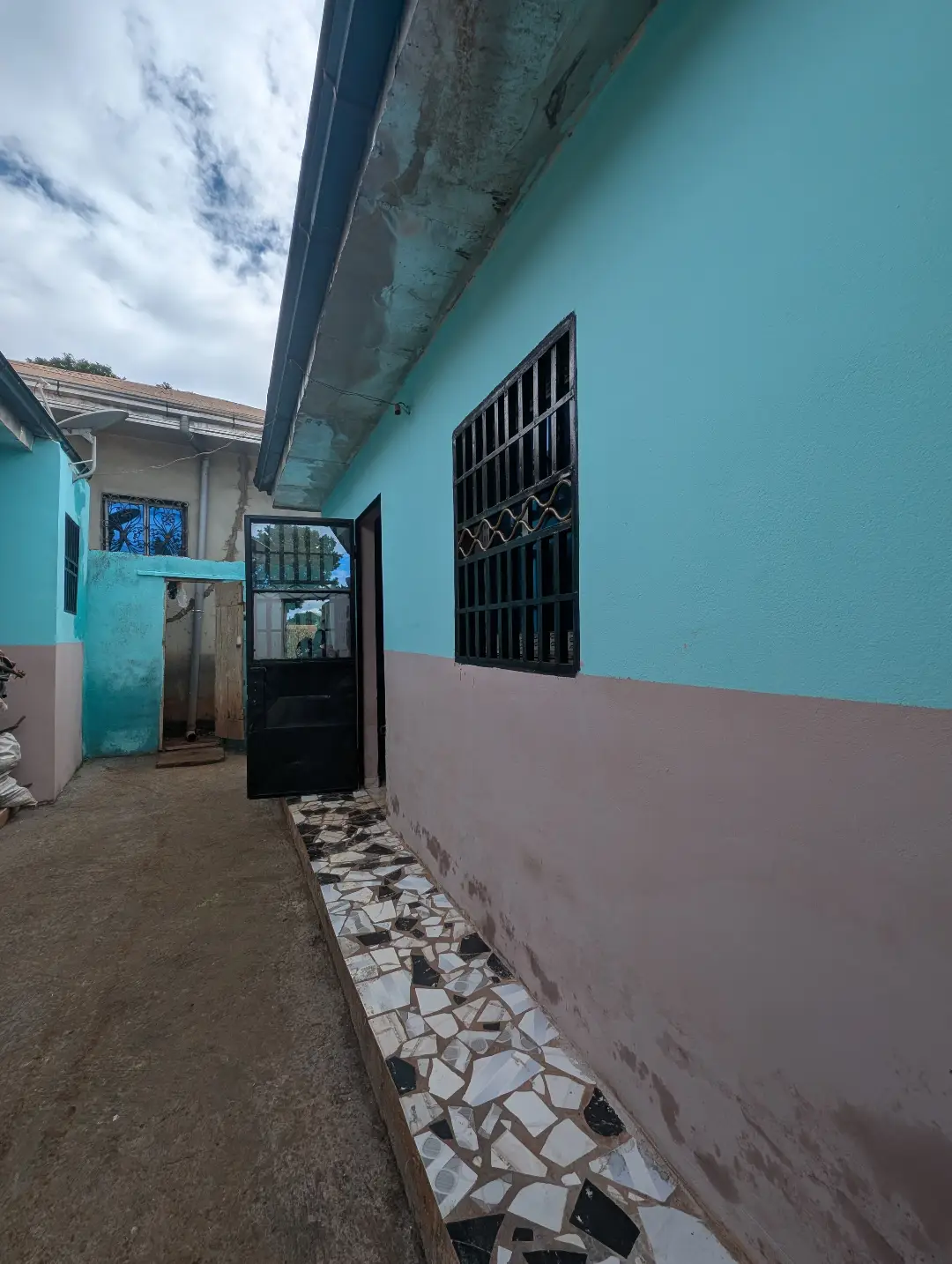 Chambre moderne à louer à Bafoussam Nouvelle Cathedrale - Image 2