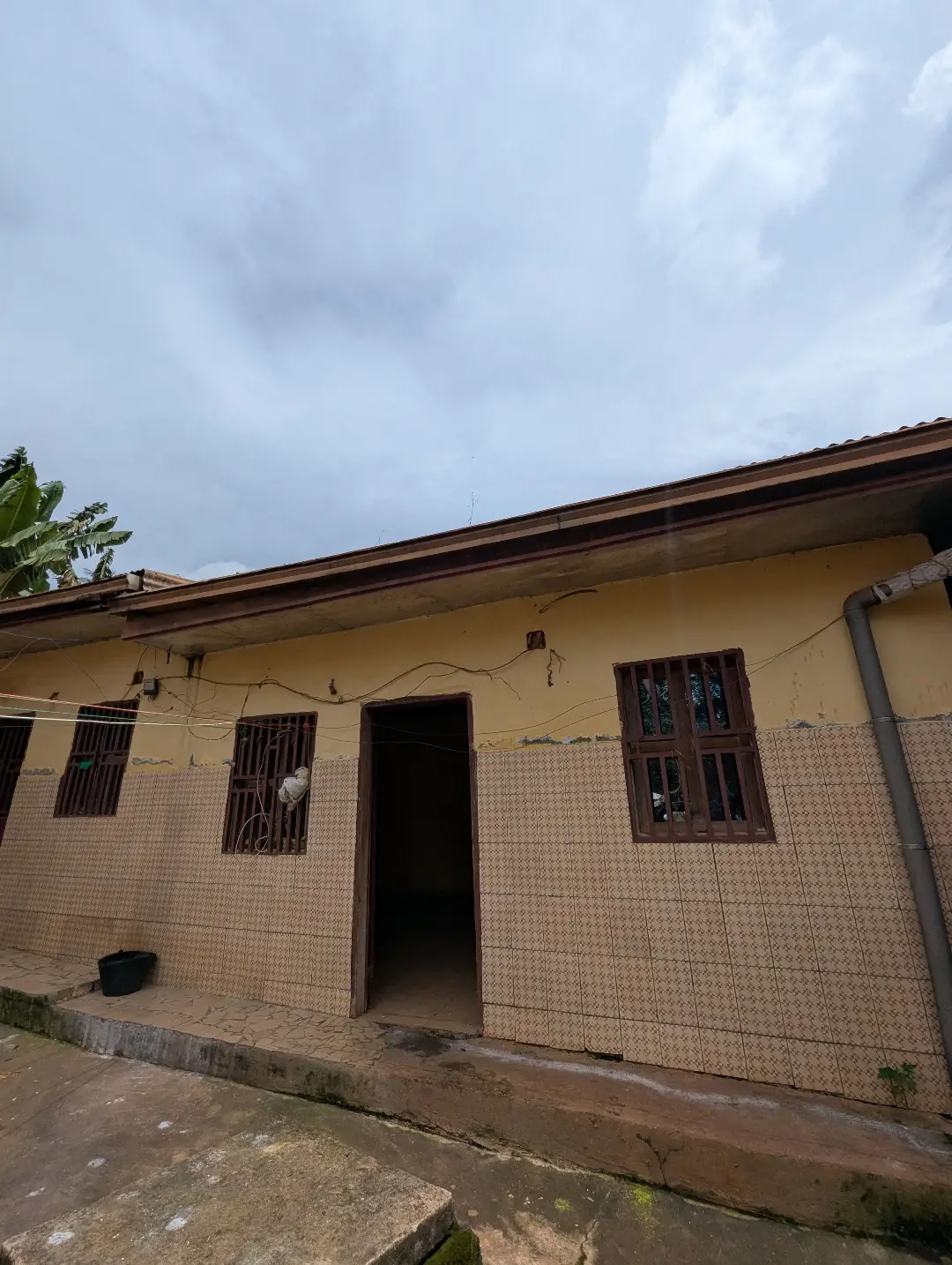 Studio moderne à louer à Bafoussam Camp Militaire - Image 2