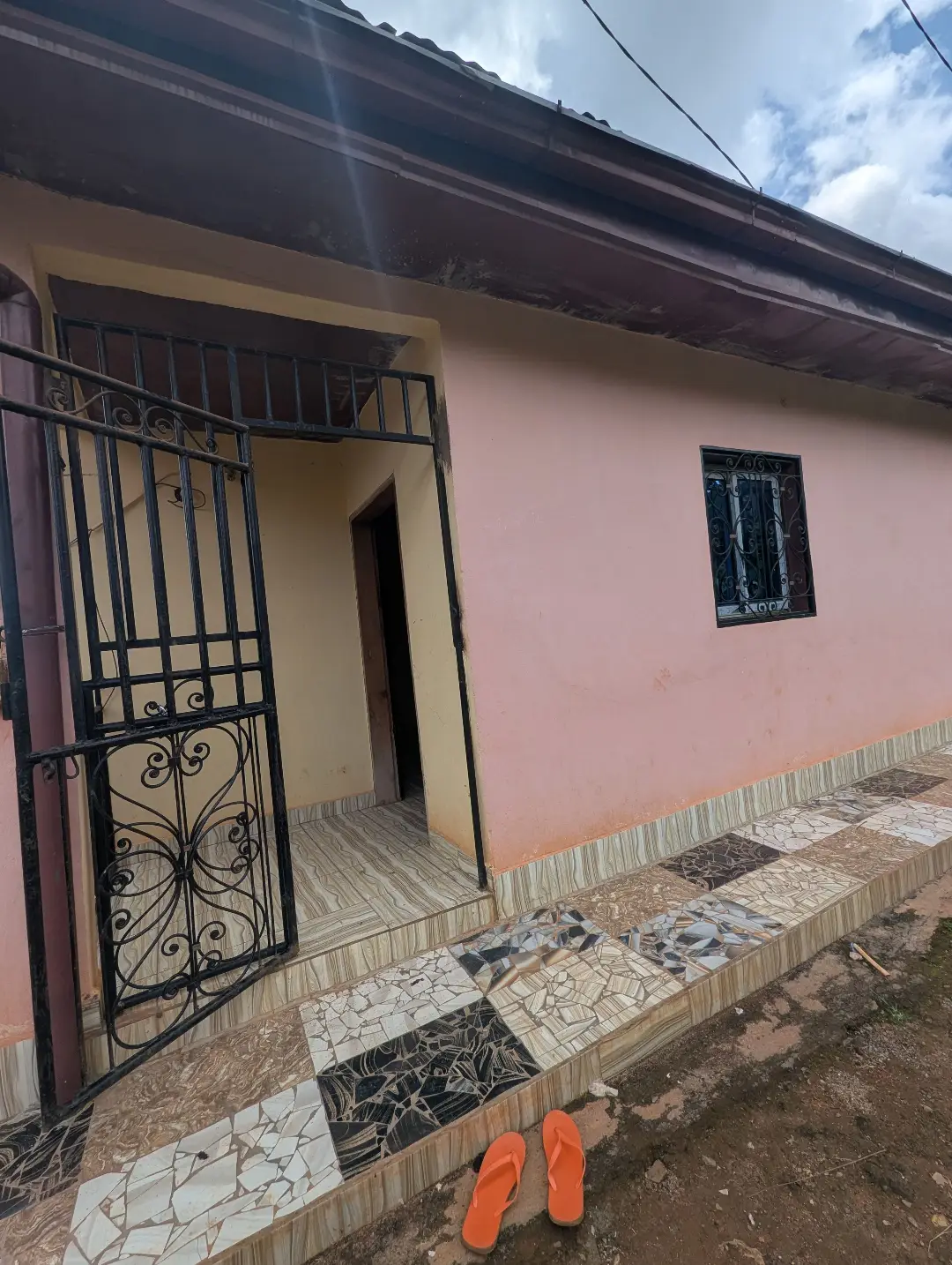 Studio moderne à louer à Bafoussam Toket (lycee) - Image 2