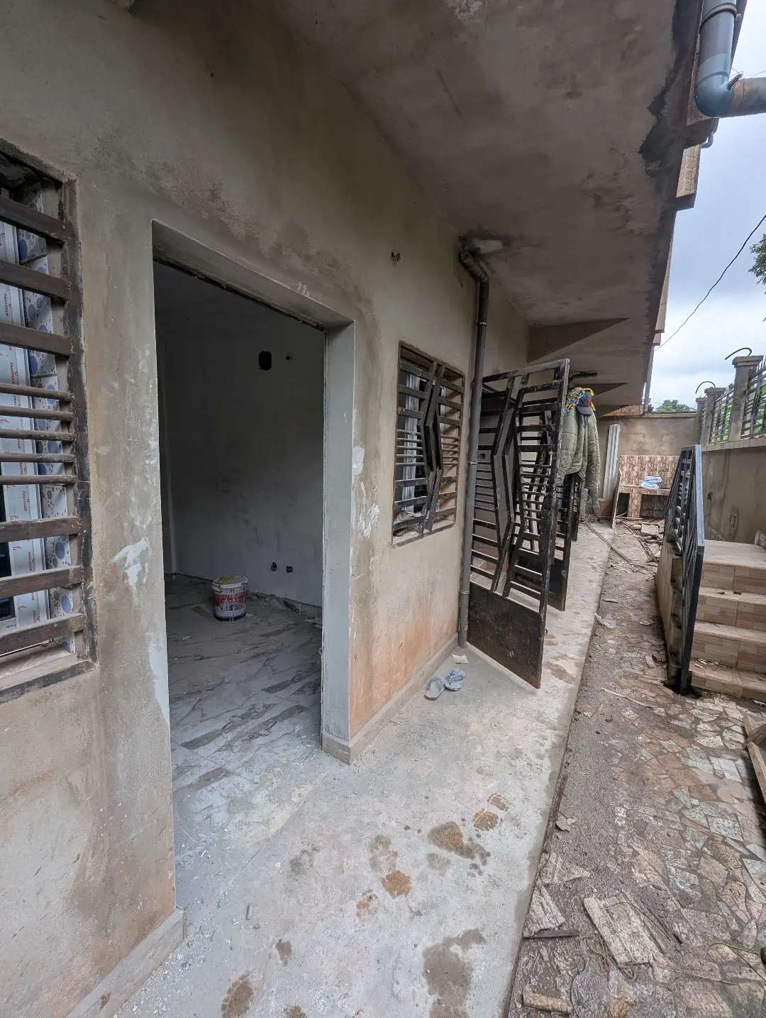 Studio moderne à louer à Bafoussam Kouongouo - Image 2