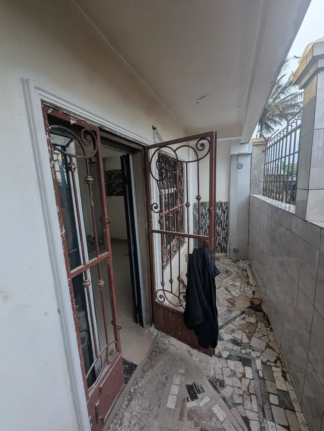 Studio moderne à louer à Bafoussam Michou Bar - Image 2