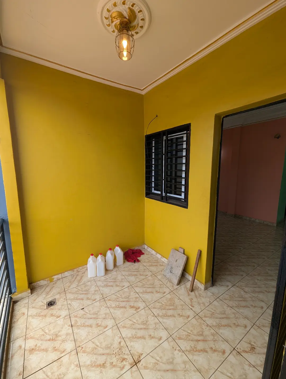 Studio moderne à louer à Bafoussam Kamkop - Image 2