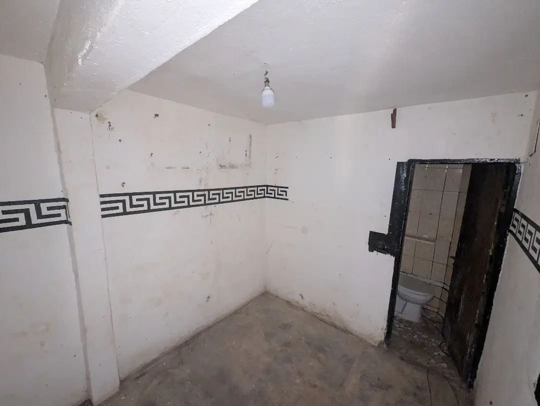 Chambre moderne à louer à Bafoussam Palace - Image 2