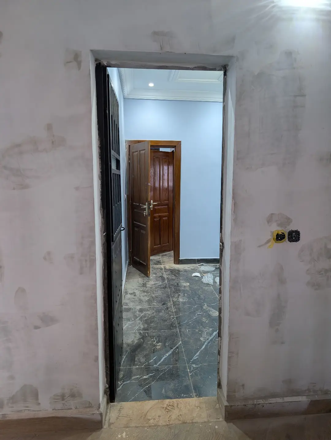Studio moderne à louer à Bafoussam Maeture - Image 2