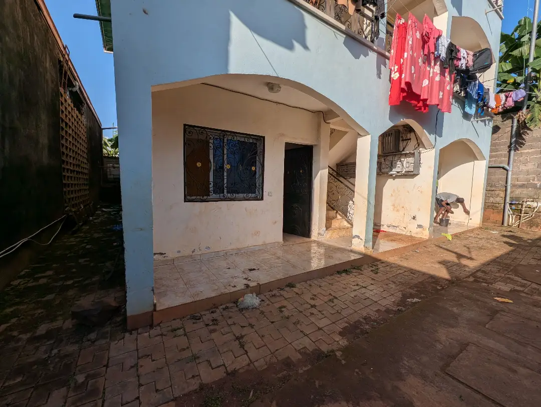 Appartement moderne à louer à Bafoussam Maeture - Image 2
