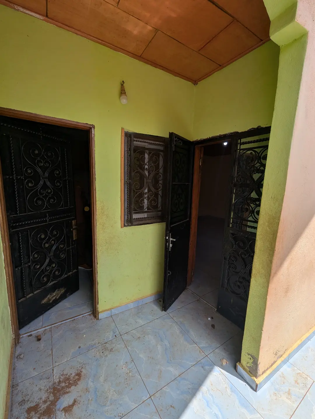 Appartement moderne à louer à Bafoussam Mairie Rural - Image 2
