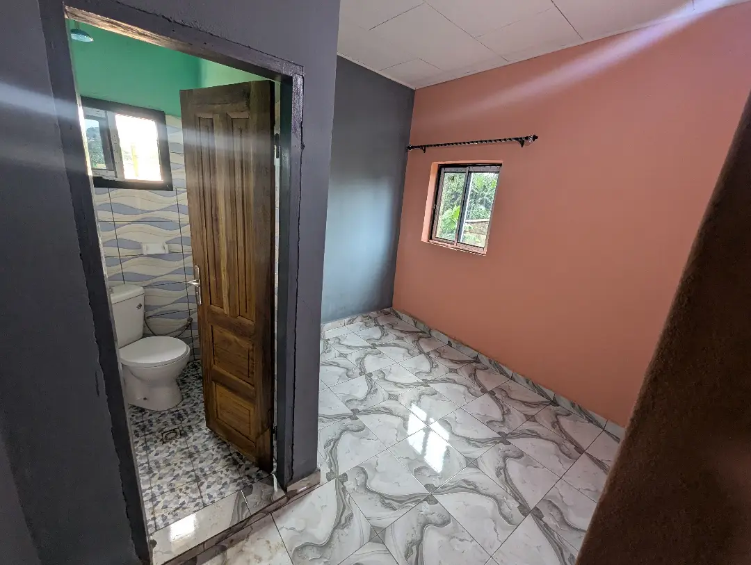 Chambre moderne à louer à Bafoussam Terminus - Image 2