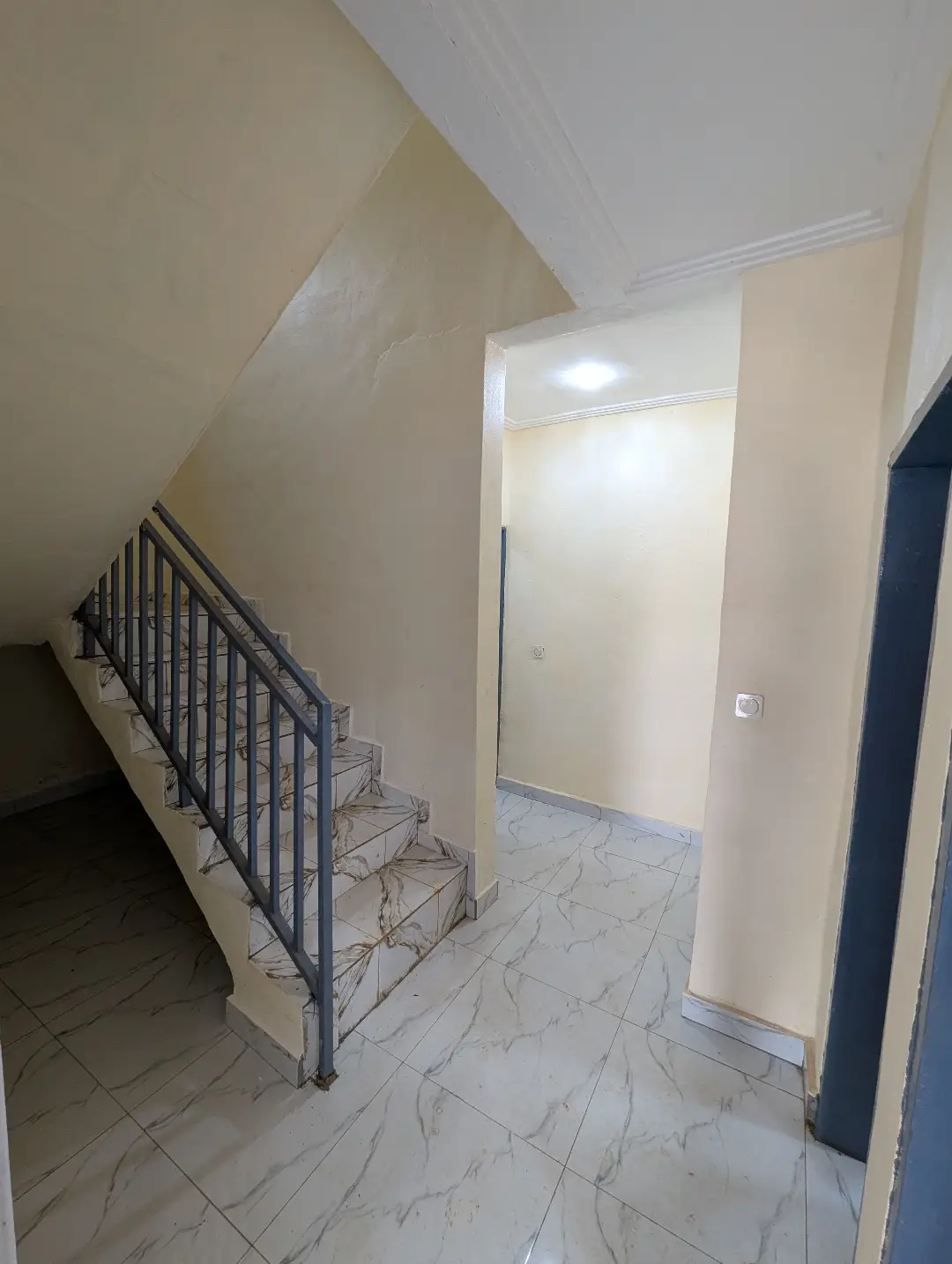 Villa moderne à vendre à Bafoussam Memboutchi - Image 21