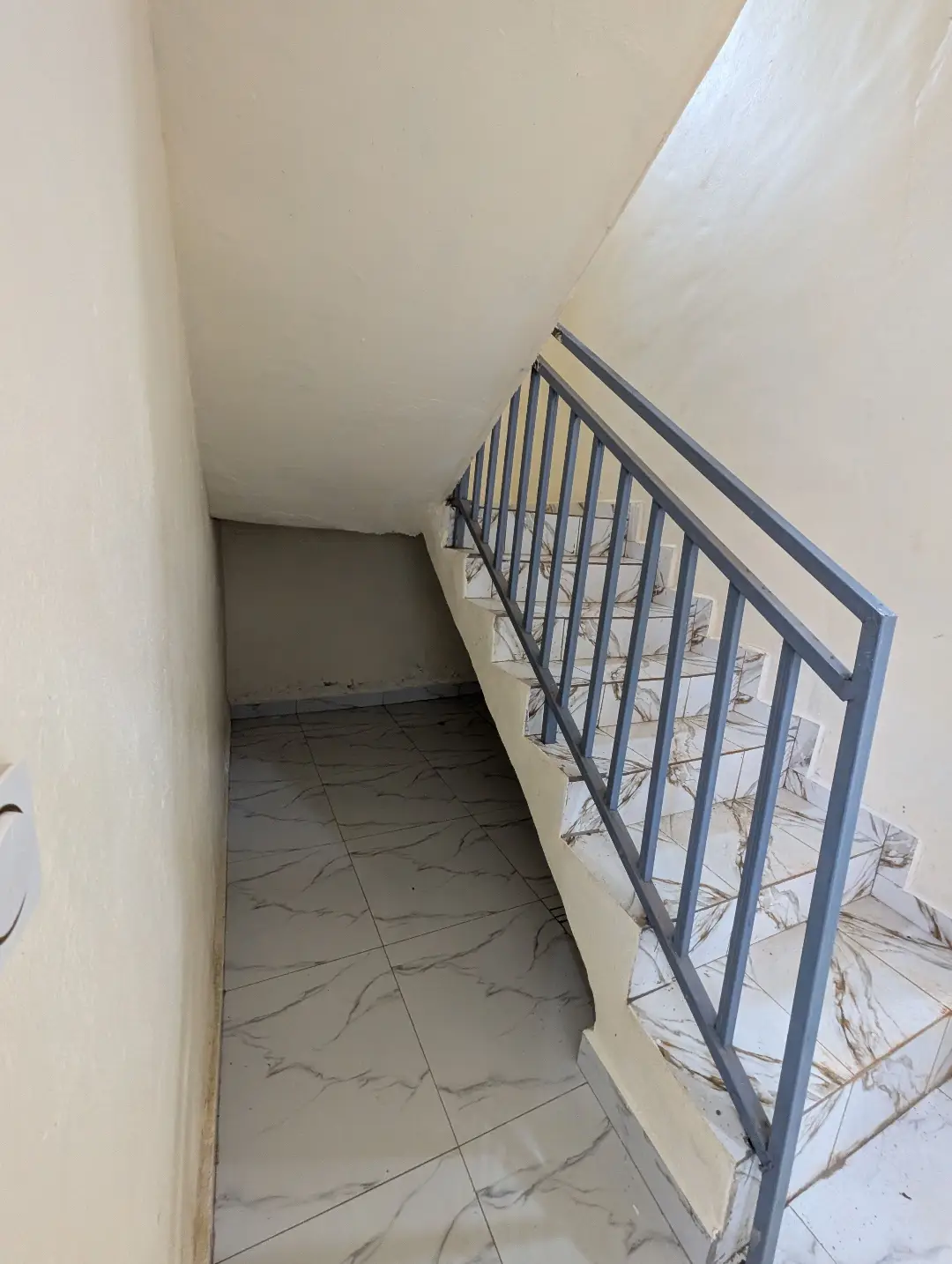 Villa moderne à vendre à Bafoussam Memboutchi - Image 22