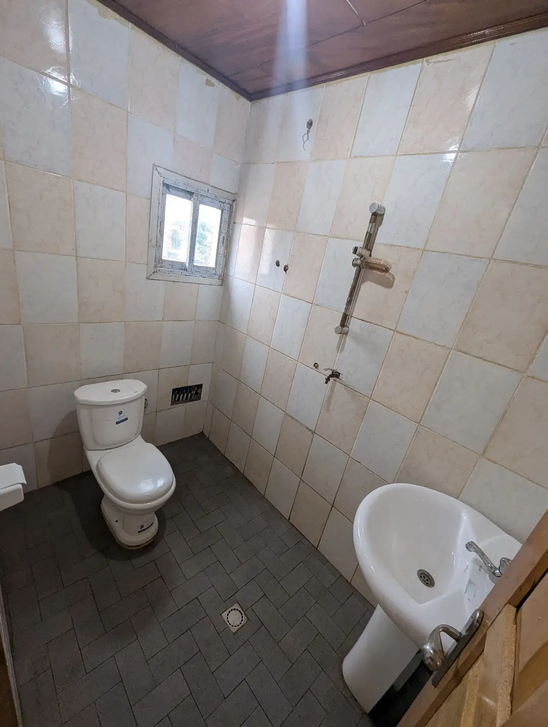 Appartement moderne à louer à Bafoussam Groupe 3 - Image 22
