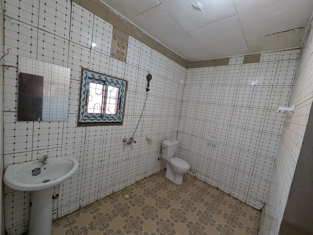 Maison moderne à louer à Bafoussam Madelon - Image 26