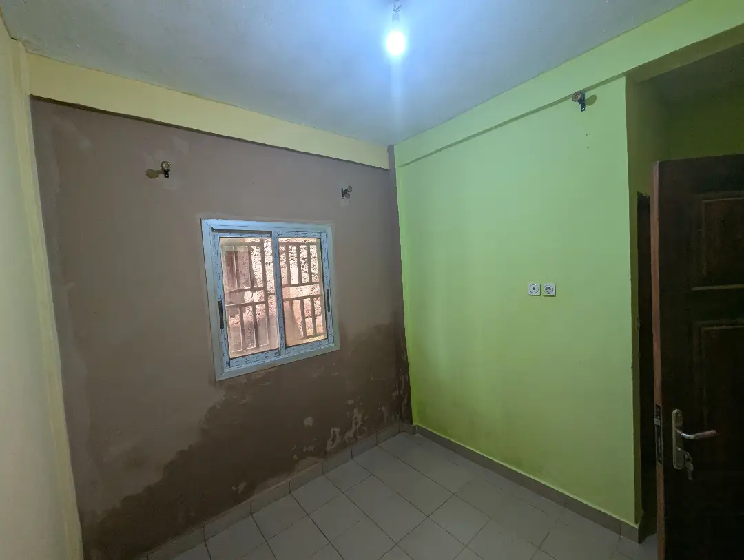 Chambre moderne à louer à Bafoussam Explosif - Image 3