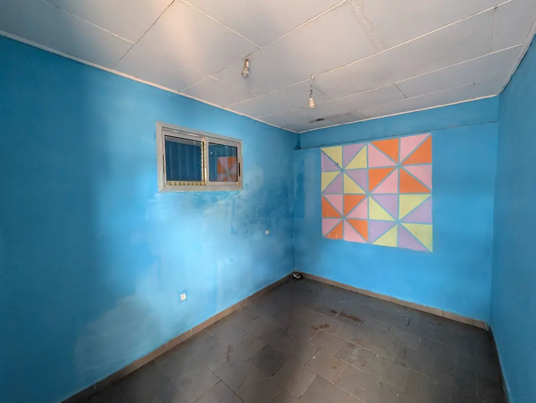 Chambre moderne à louer à Bafoussam Explosif - Image 3
