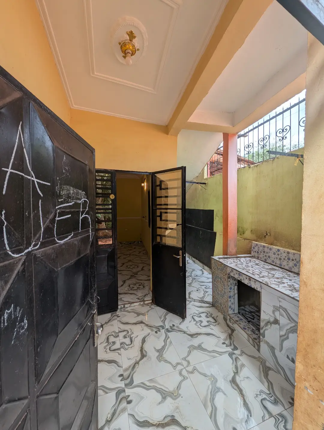 Appartement moderne à louer à Bafoussam Saint Thomas - Image 3