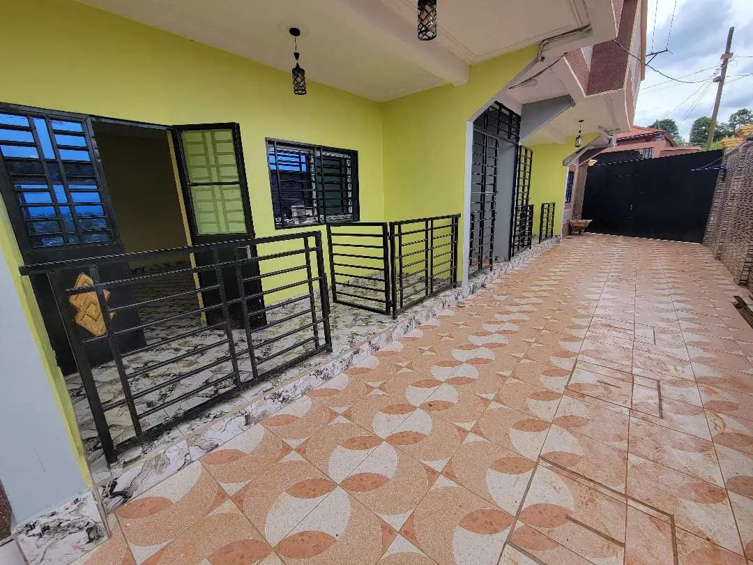 Studio moderne à louer à Bafoussam Ngouache I - Image 3