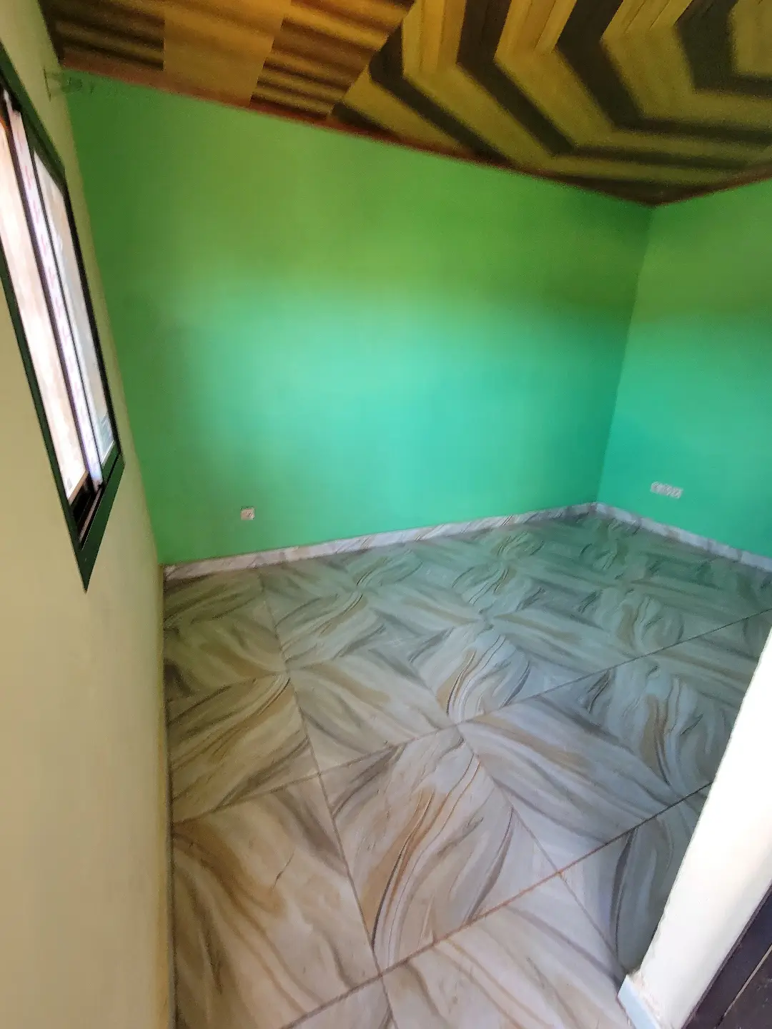 Studio moderne à louer à Bafoussam Entre Domicile (carrefour Can ) - Image 2