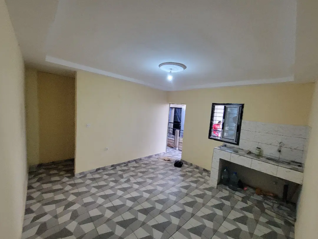 Chambre moderne à louer à Bafoussam Carrefour Ekoule - Image 3