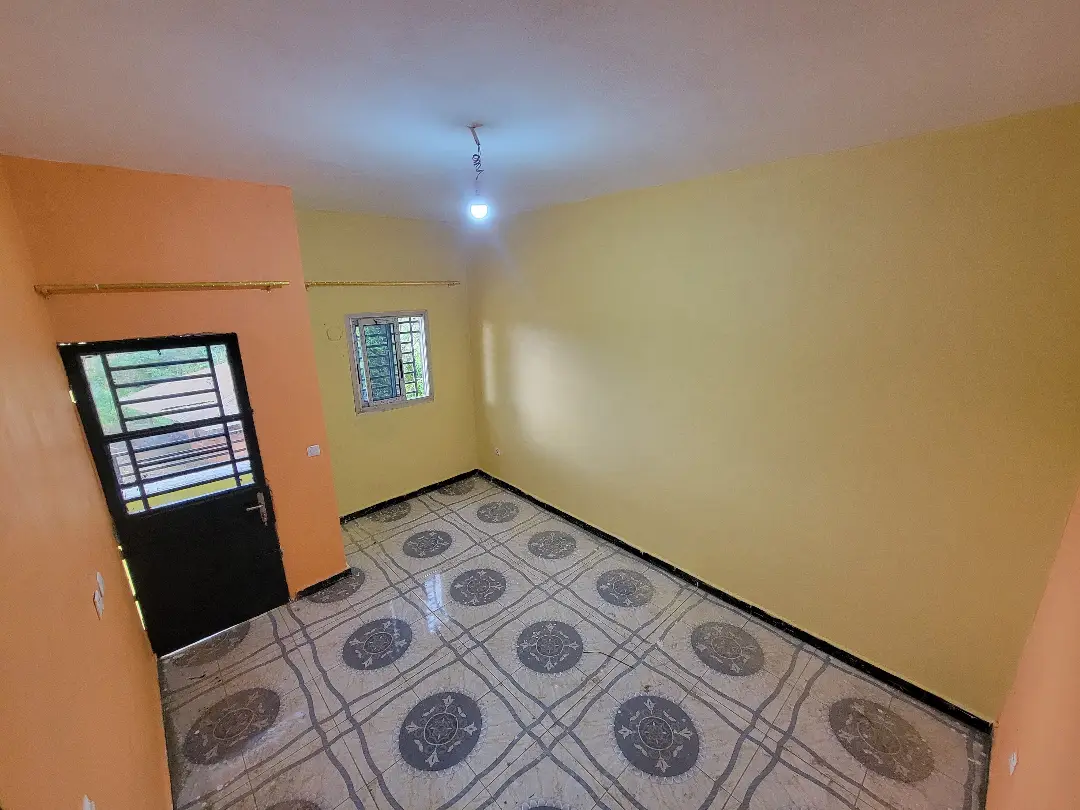 Studio moderne à louer à Bafoussam Nze - Image 3