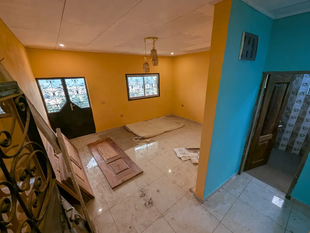 Studio moderne à louer à Bafoussam Derriere L'hopital Regional - Image 3