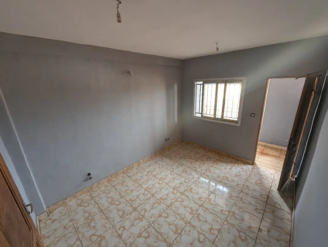 Appartement moderne à louer à Bafoussam Carrefour Explosif - Image 3