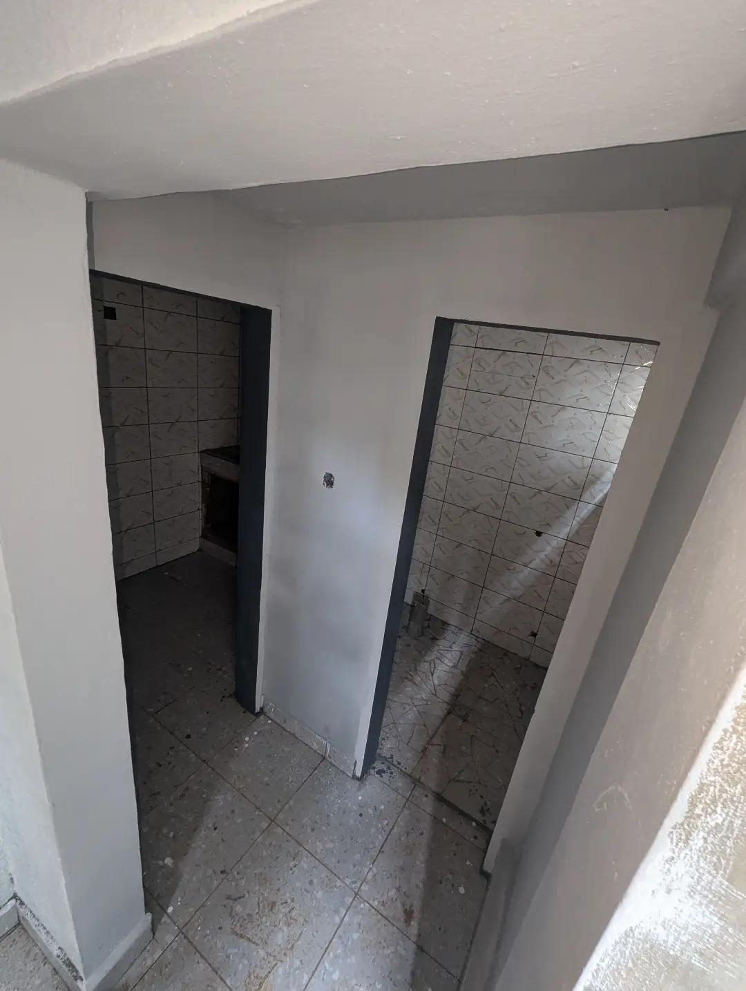 Chambre moderne à louer à Bafoussam Carrefour Canne Tpo - Image 3