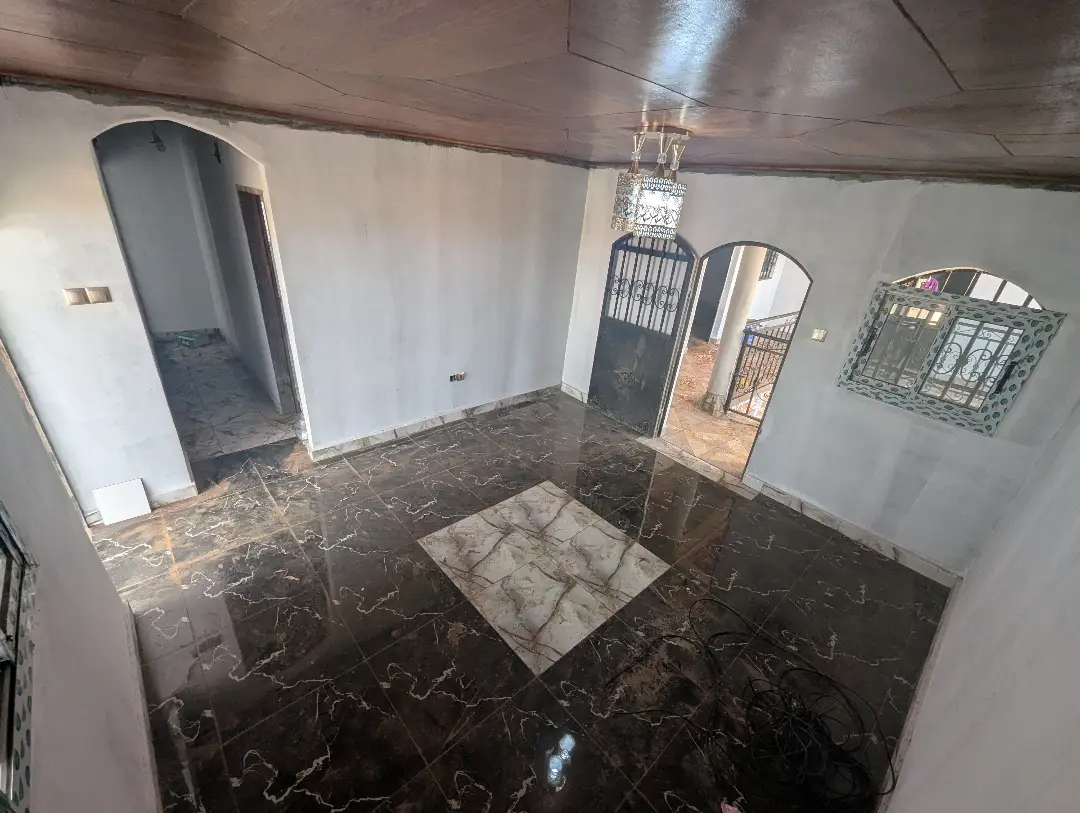 Studio moderne à louer à Bafoussam Touristique - Image 3