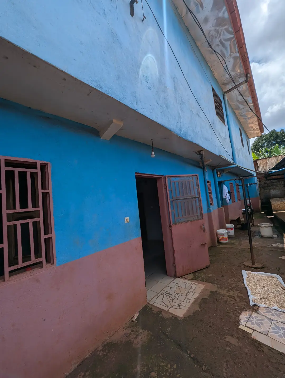 Studio moderne à louer à Bafoussam Pont Voltaire - Image 3