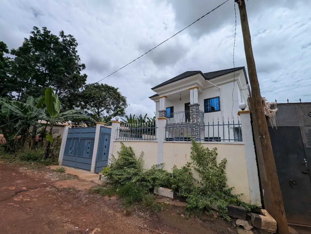 Villa moderne à vendre à Bafoussam Memboutchi - Image 3