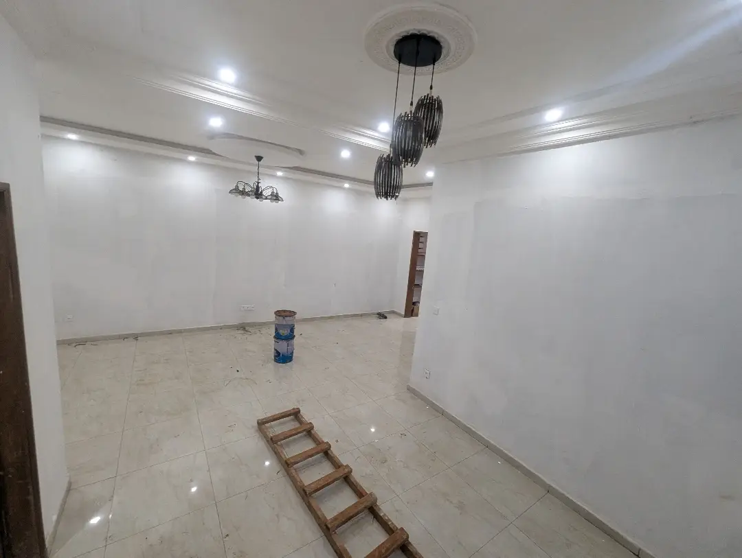 Appartement moderne à louer à Bafoussam A Proximite Du Carrefour Explosif - Image 3
