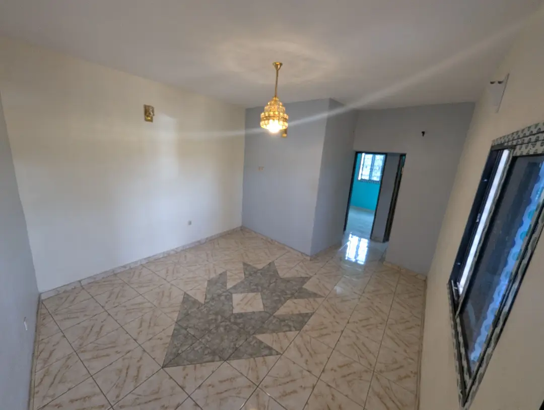 Appartement moderne à louer à Bafoussam Marche Casa - Image 3